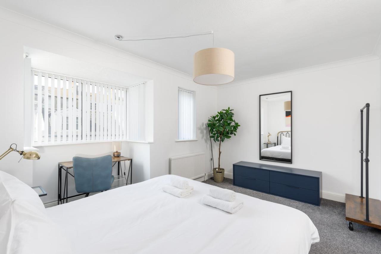 Beachside Retreat 2-Bedroom Gem With Free Private Parking & Outdoor Space Okręg wyborczy Hove Zewnętrze zdjęcie